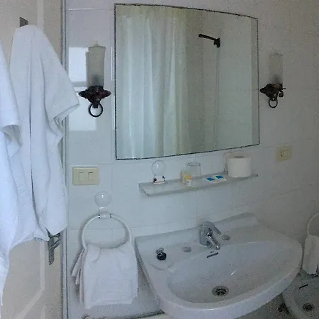 Hotel Bayona 2*